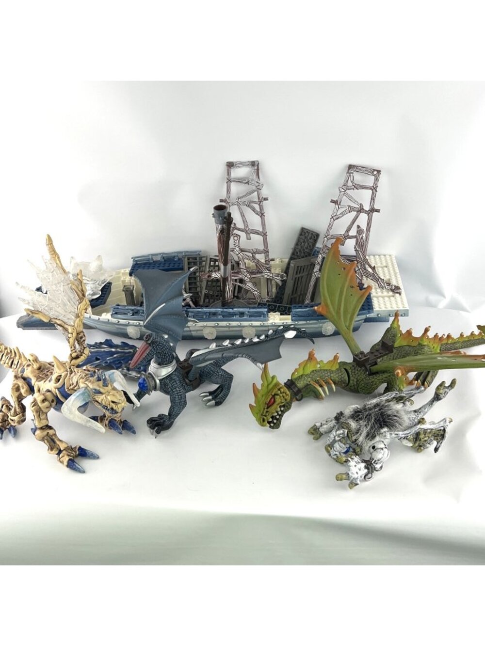 Mega Bloks Fire & Ice Vorgan Ice Fang 9879 Incomplete with Extra Dragons